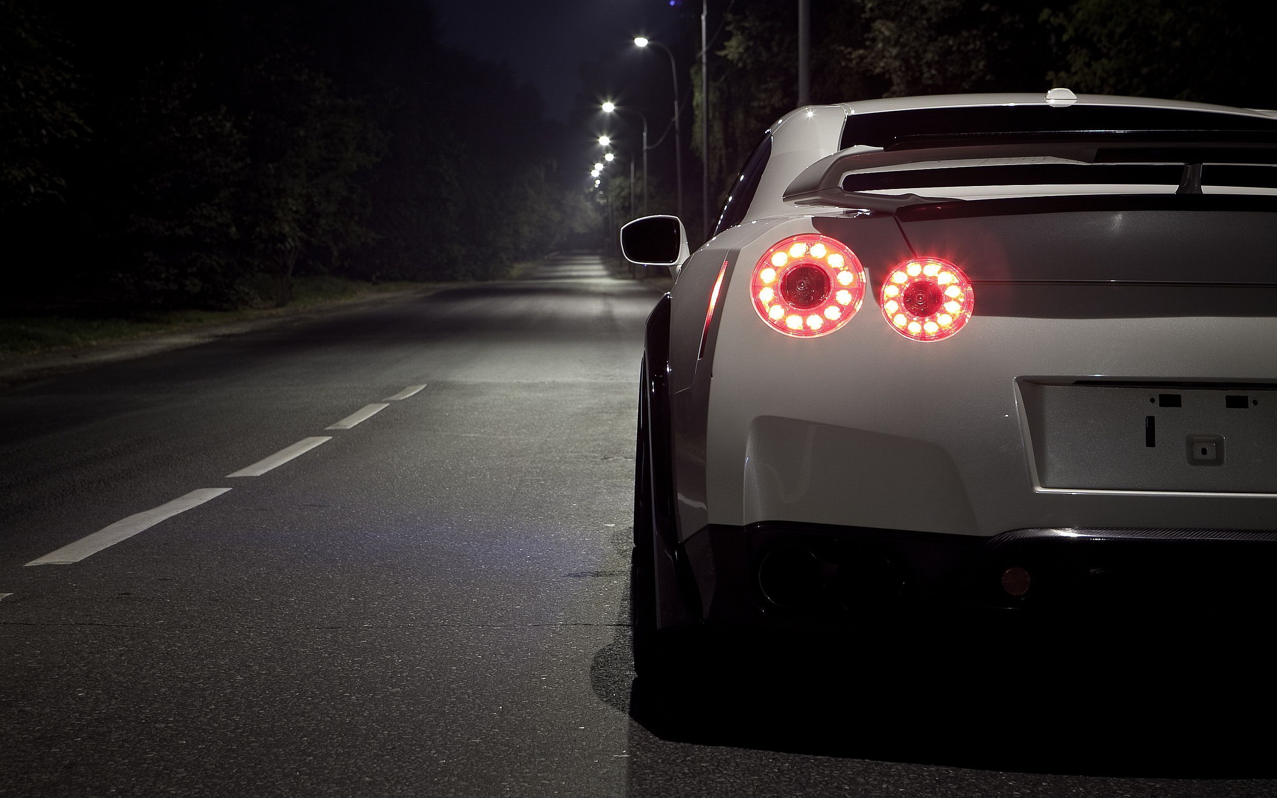 R35 Wallpapers
