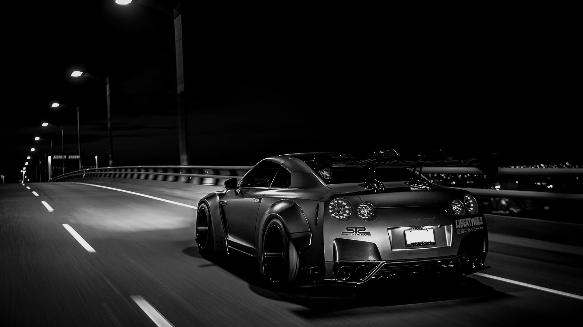 R35 Wallpapers