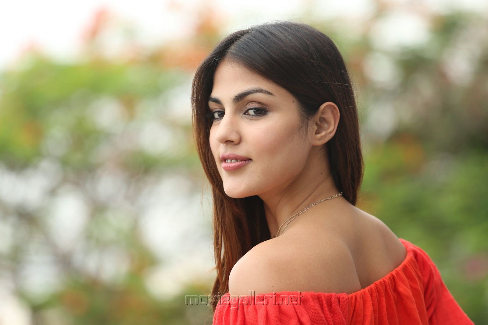 Rhea Chakraborty Images Wallpapers