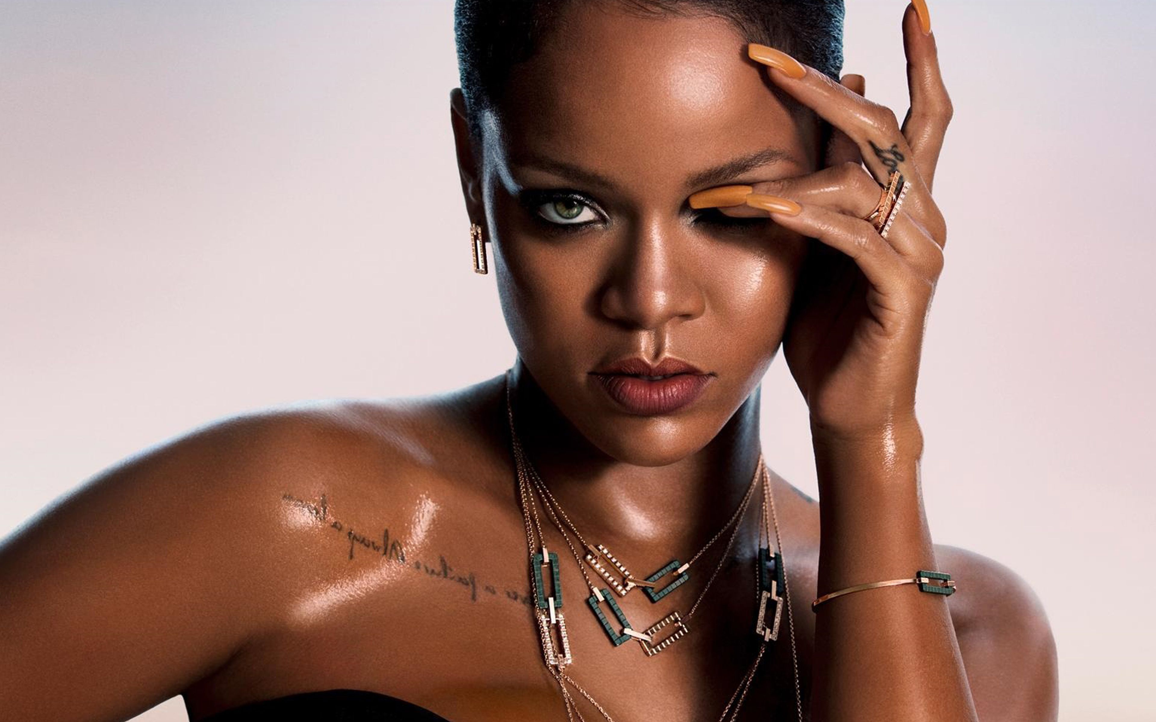 Rihanna Aesthetic Wallpapers