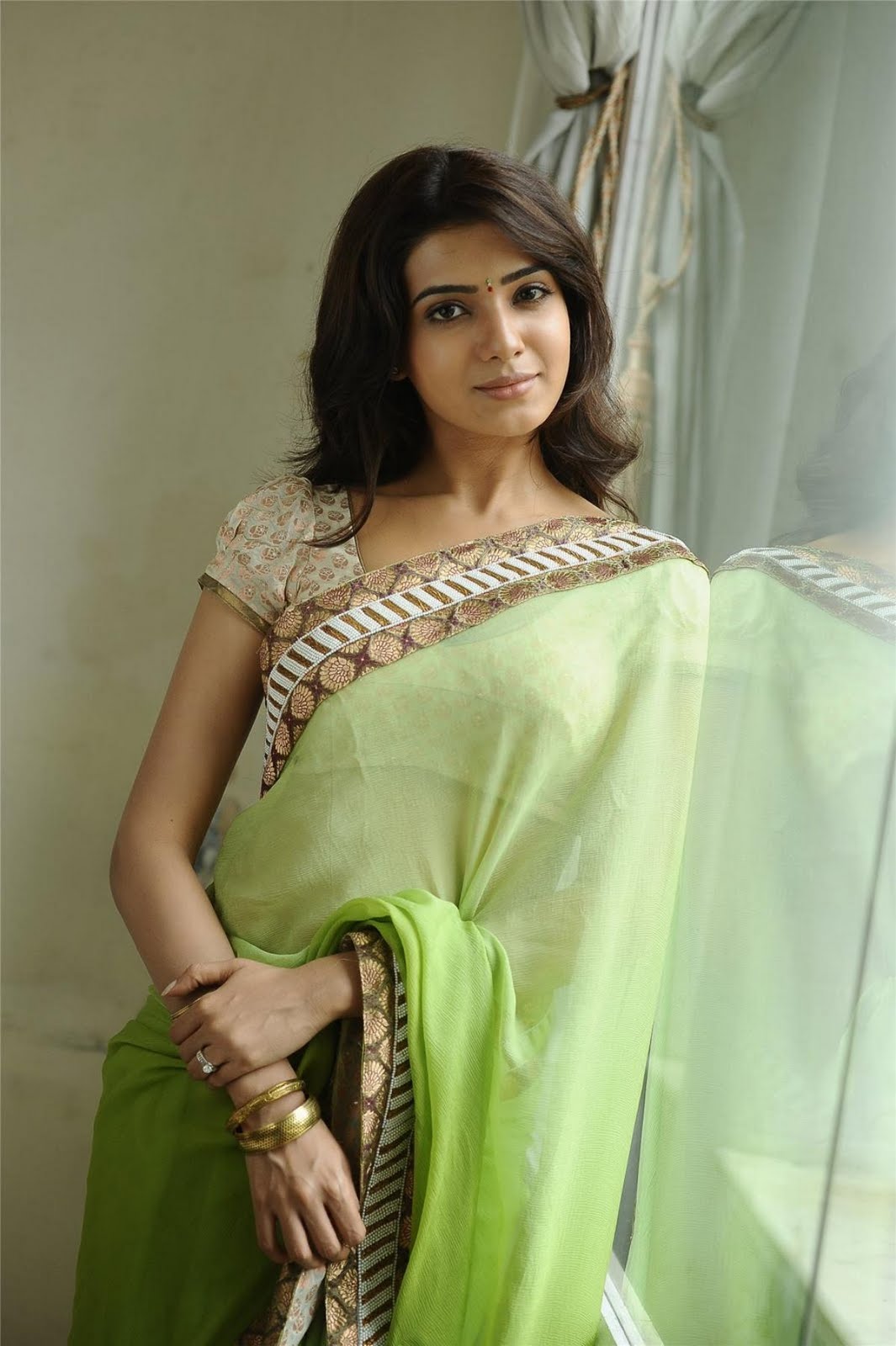 Samantha Saree Pics Wallpapers