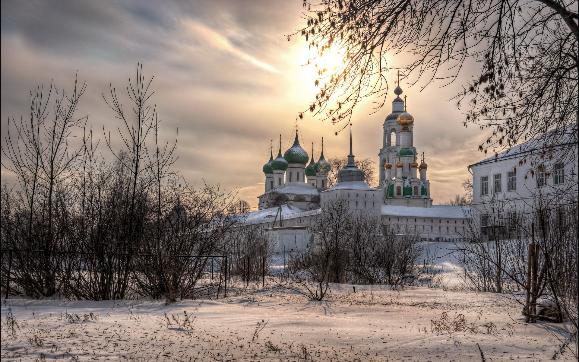 Snowy Russia Wallpapers