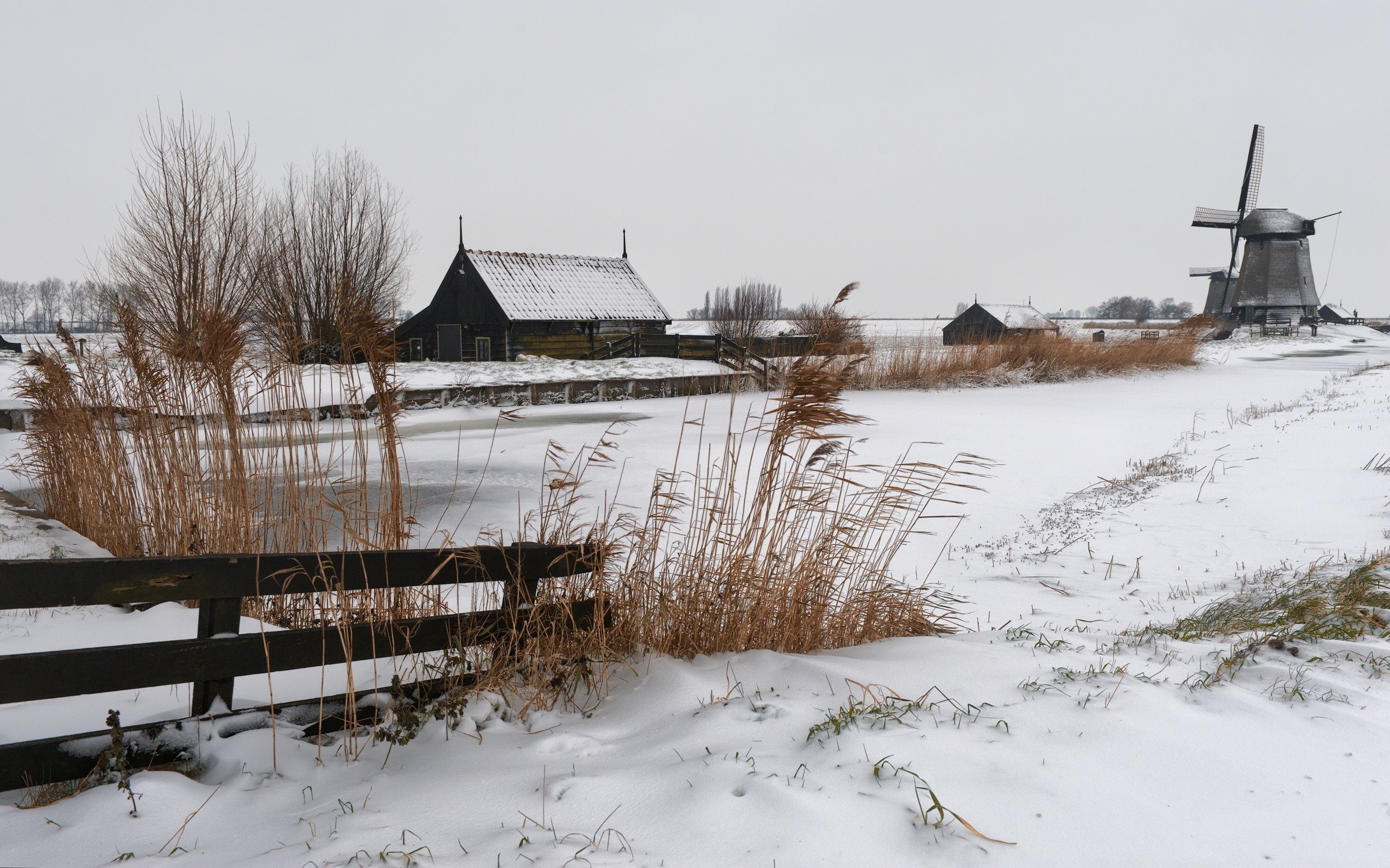 Snowy Russia Wallpapers