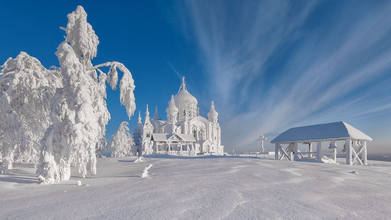 Snowy Russia Wallpapers