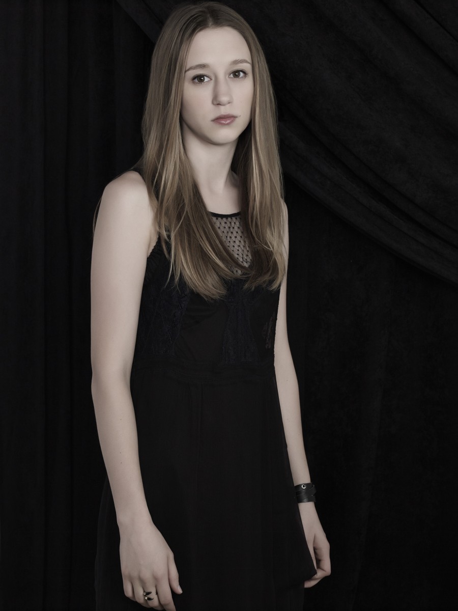 Taissa Farmiga Photoshoot Wallpapers