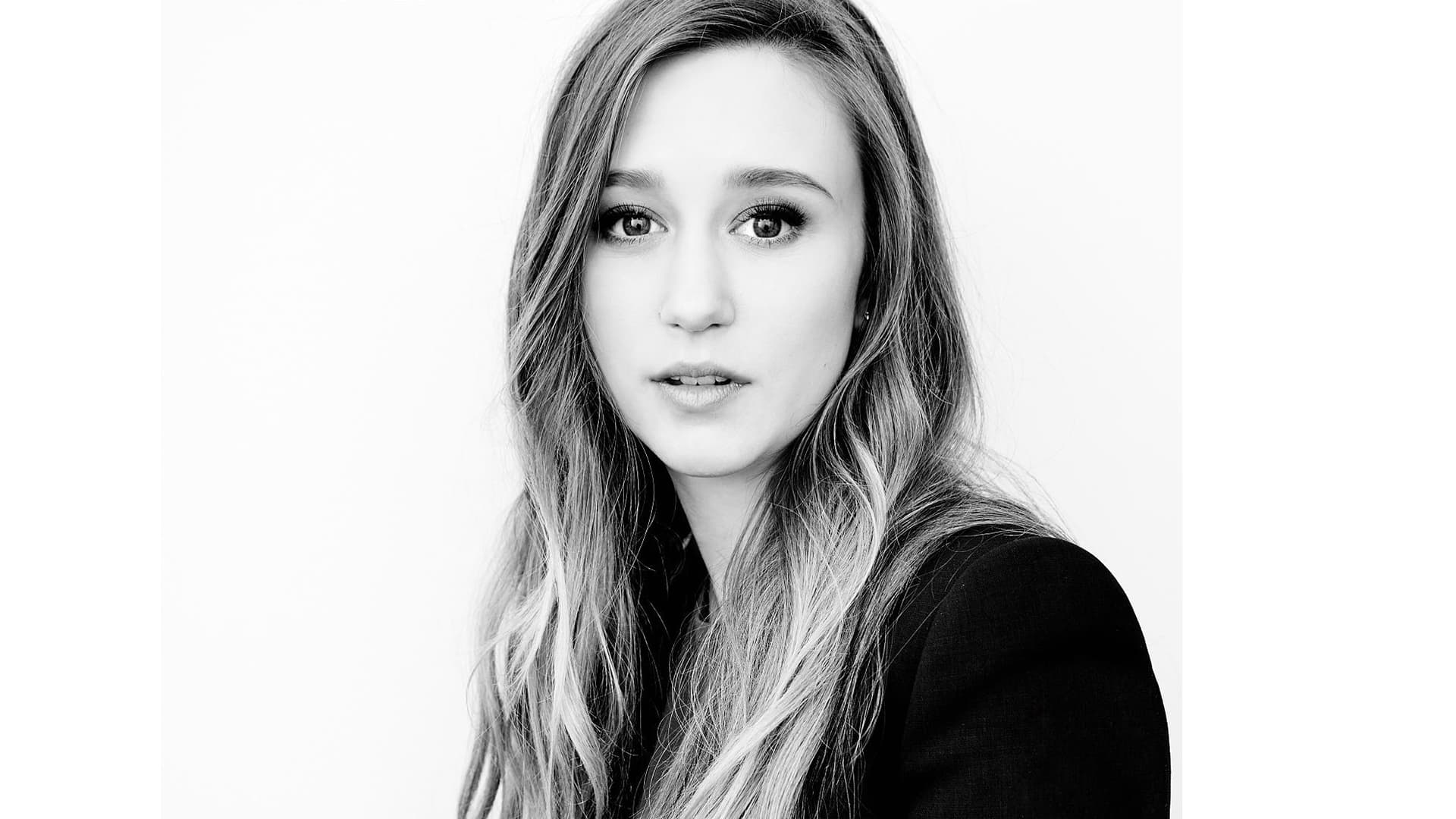 Taissa Farmiga Photoshoot Wallpapers