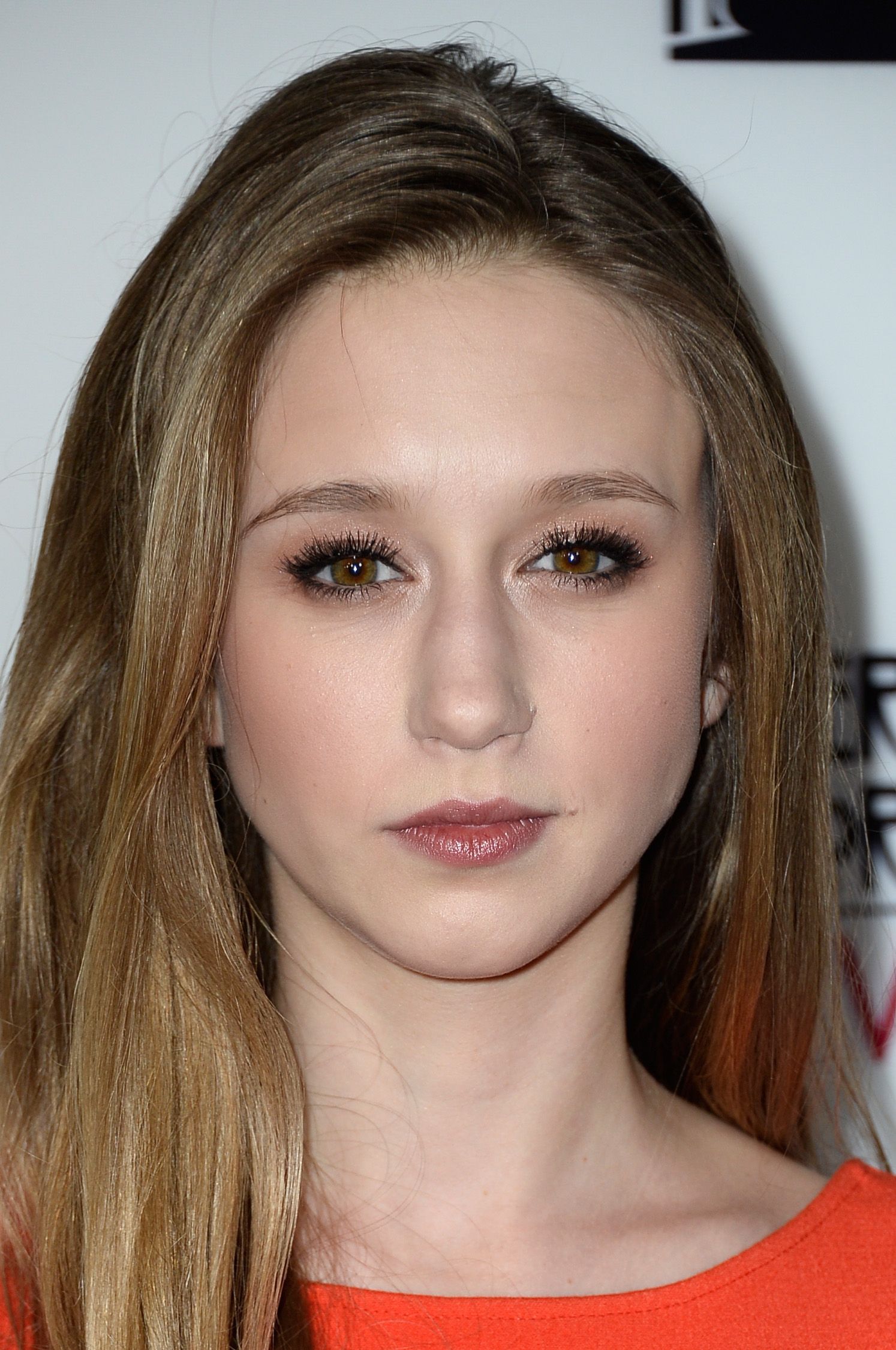 Taissa Farmiga Photoshoot Wallpapers