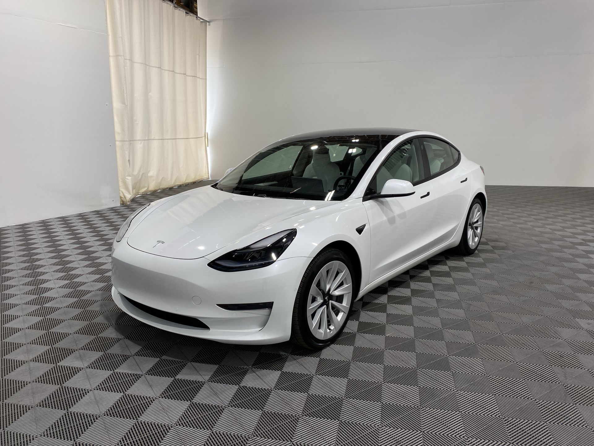 Tesla Model 3 White Wallpapers