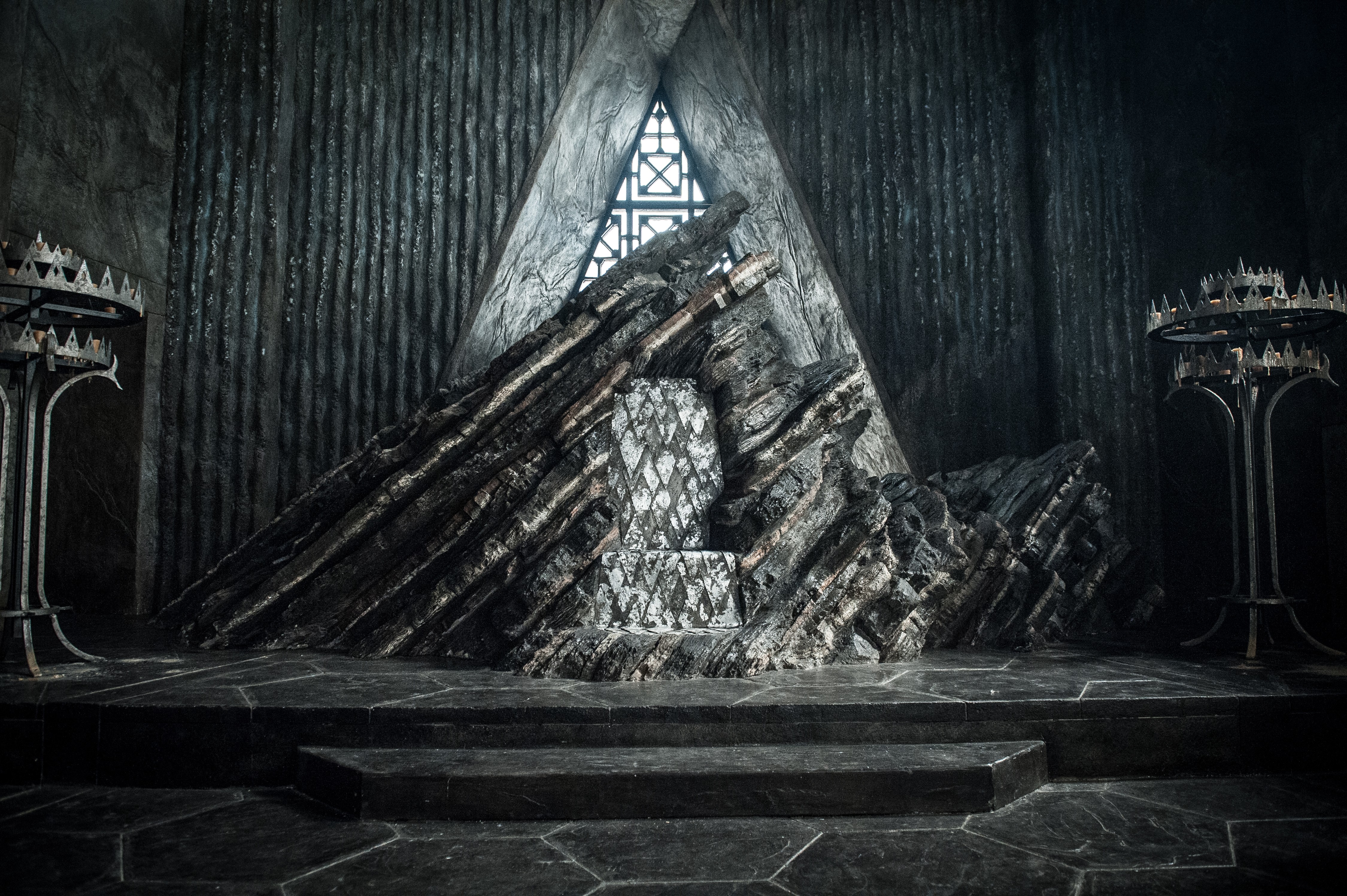 The Iron Throne Wallpapers