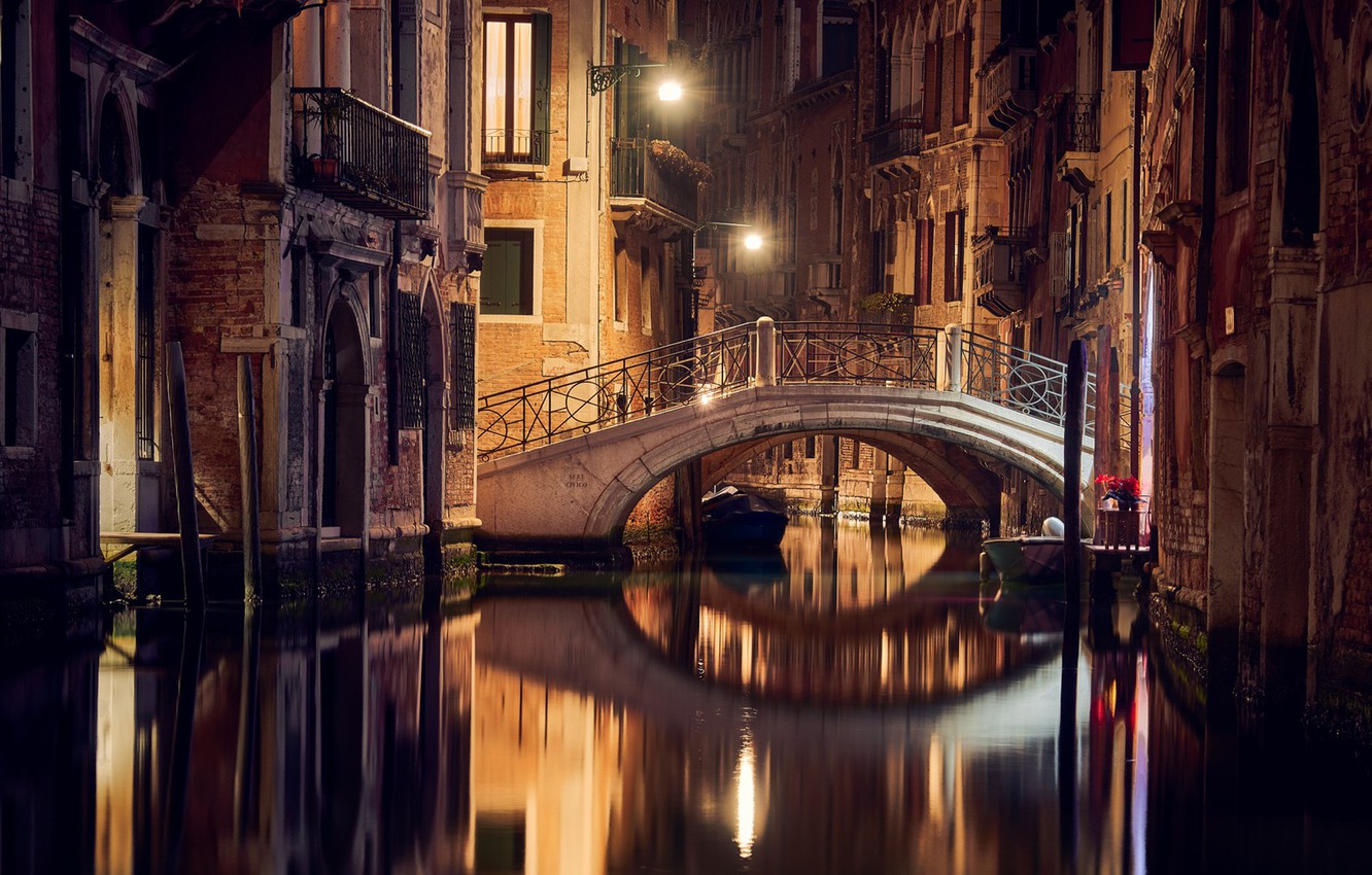 Venice At Night Wallpapers