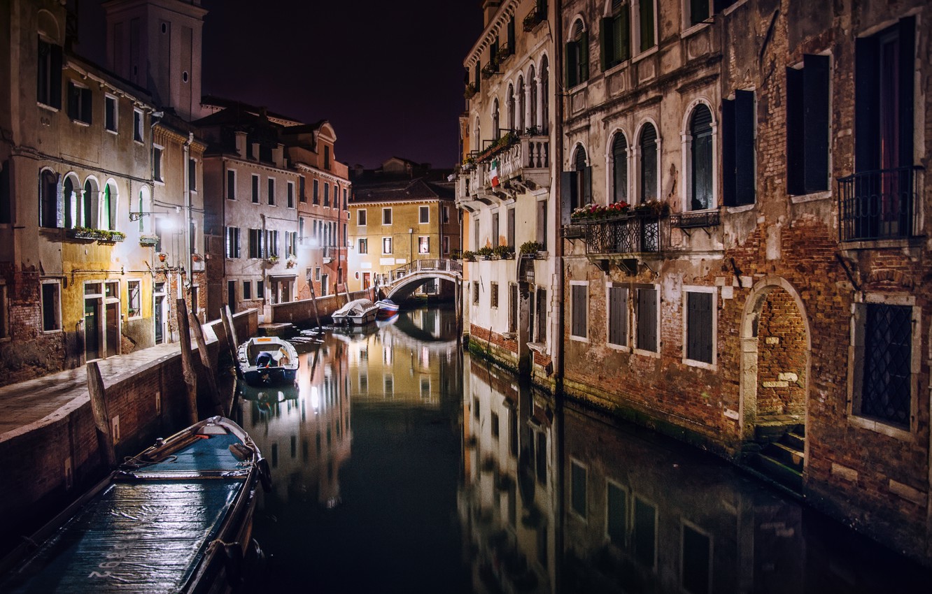 Venice At Night Wallpapers