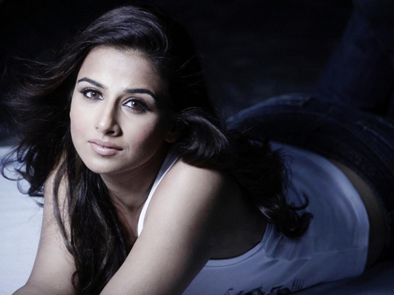 Vidya Balan Hot Wallpapers