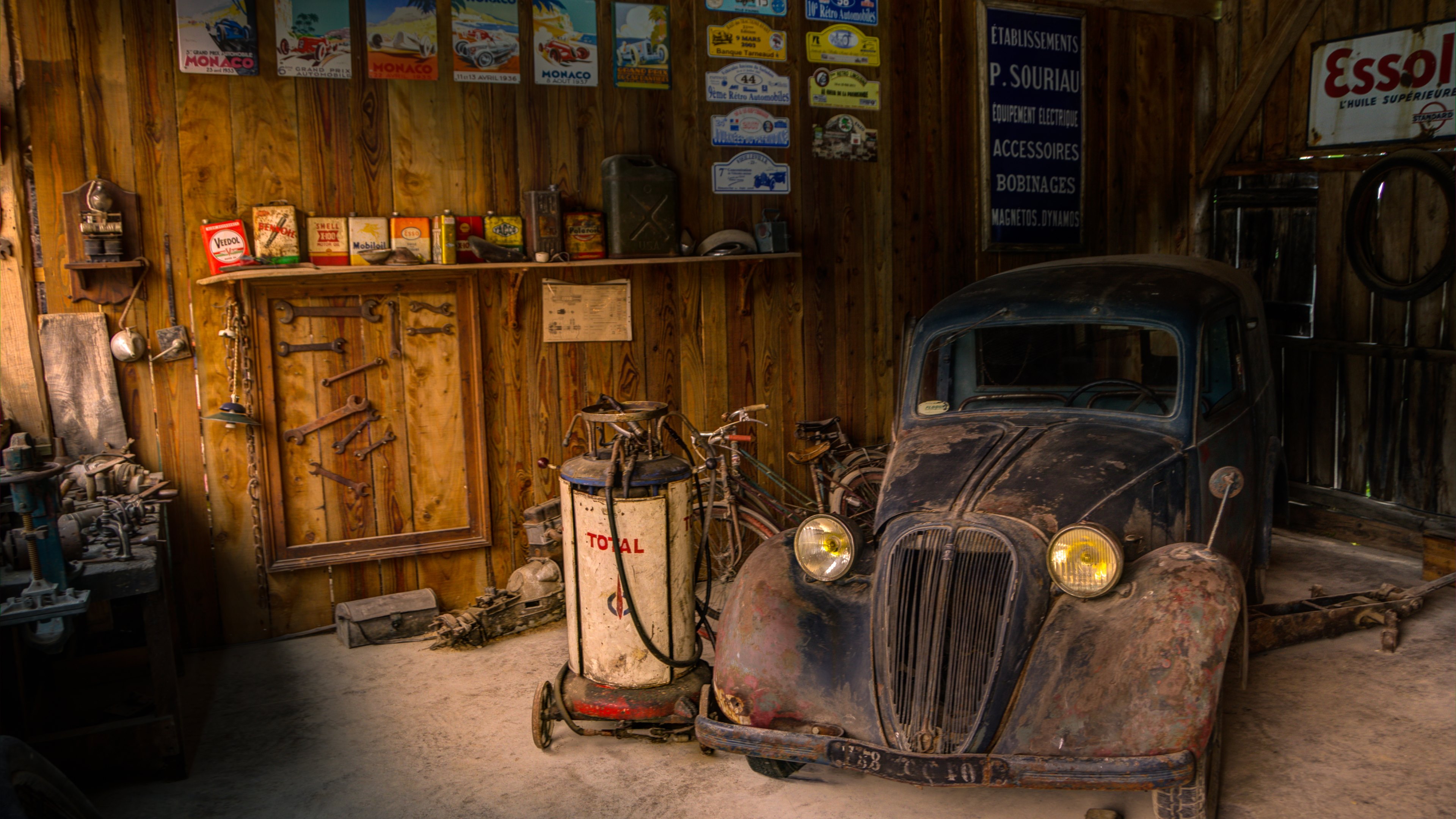 Vintage Garage Wallpapers