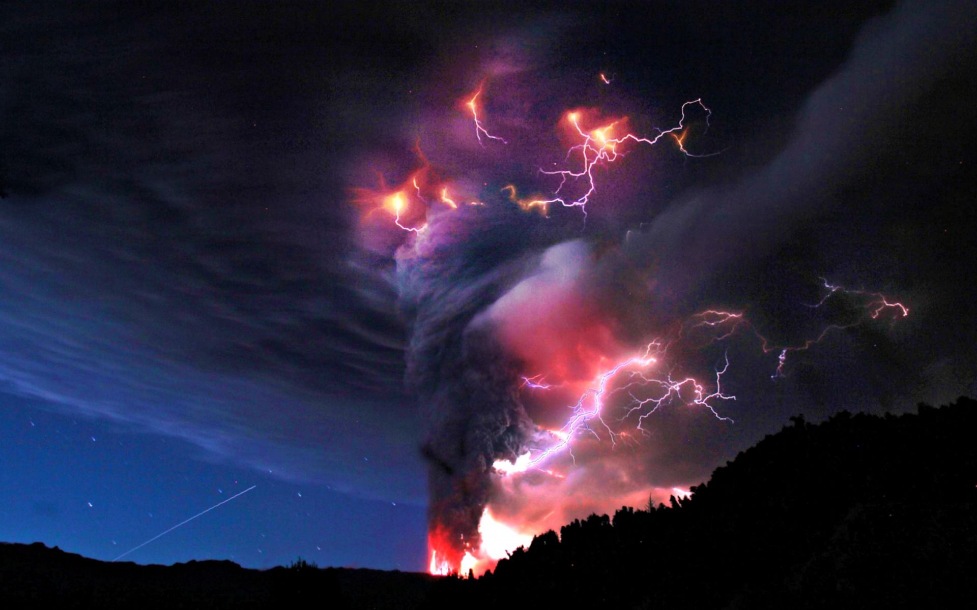 Volcano Lightning Wallpapers