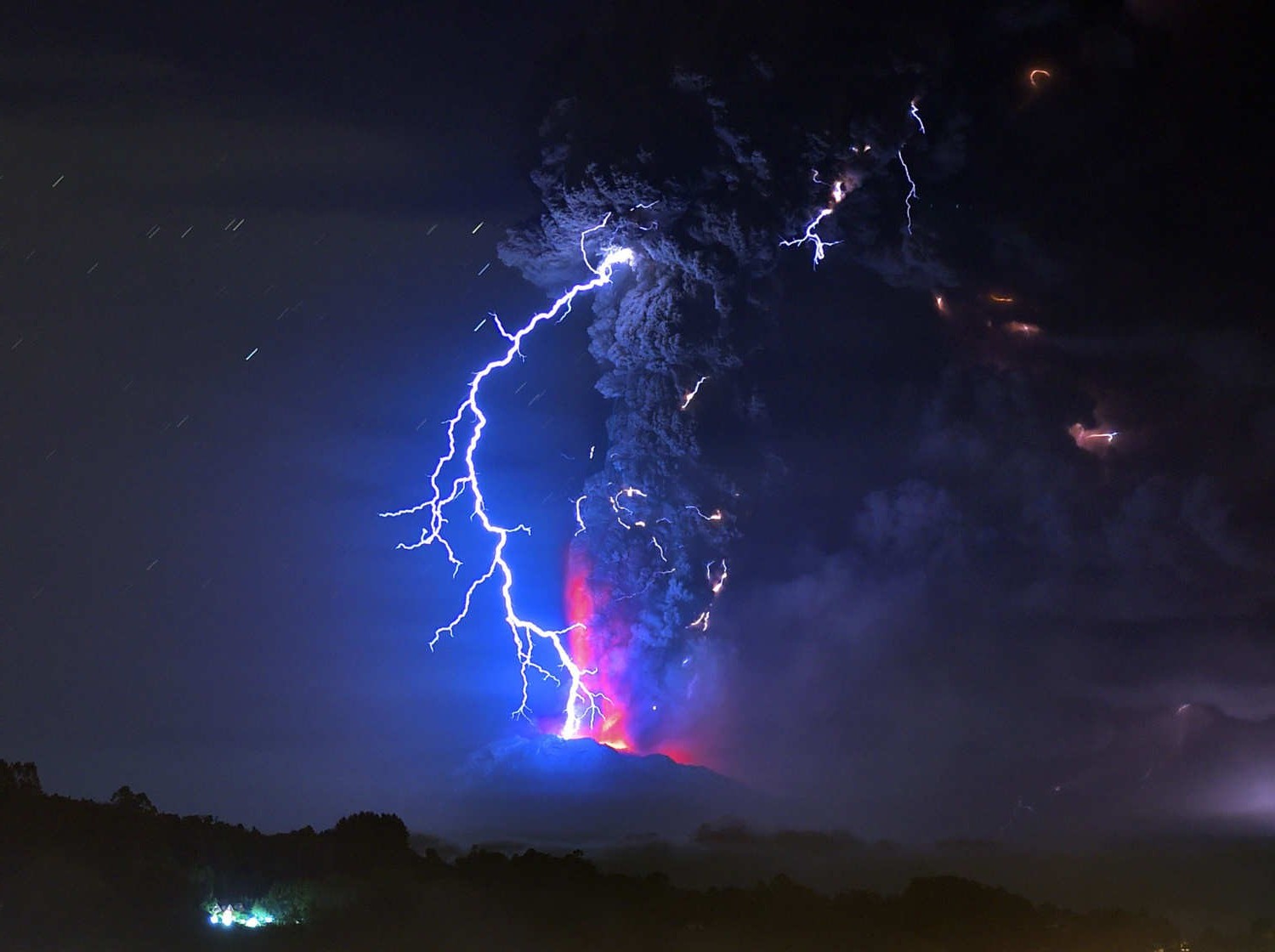 Volcano Lightning Wallpapers