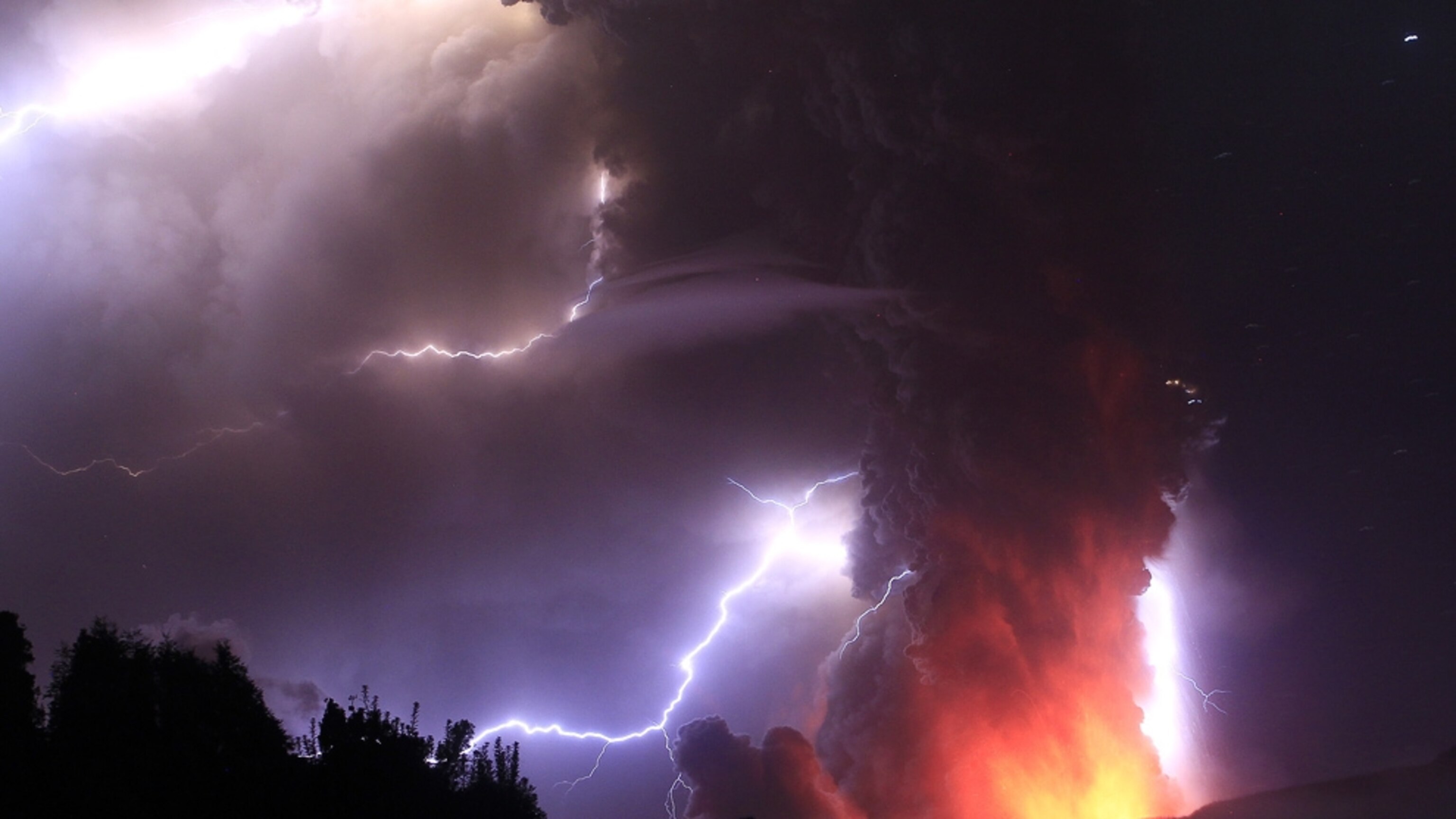 Volcano Lightning Wallpapers