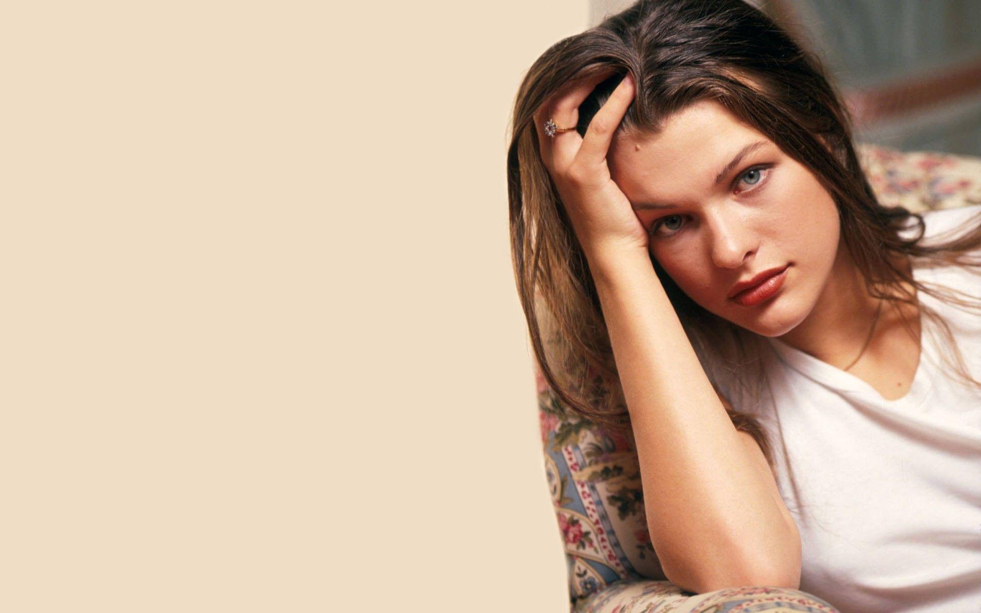 Wallpaper Milla Jovovich Wallpapers