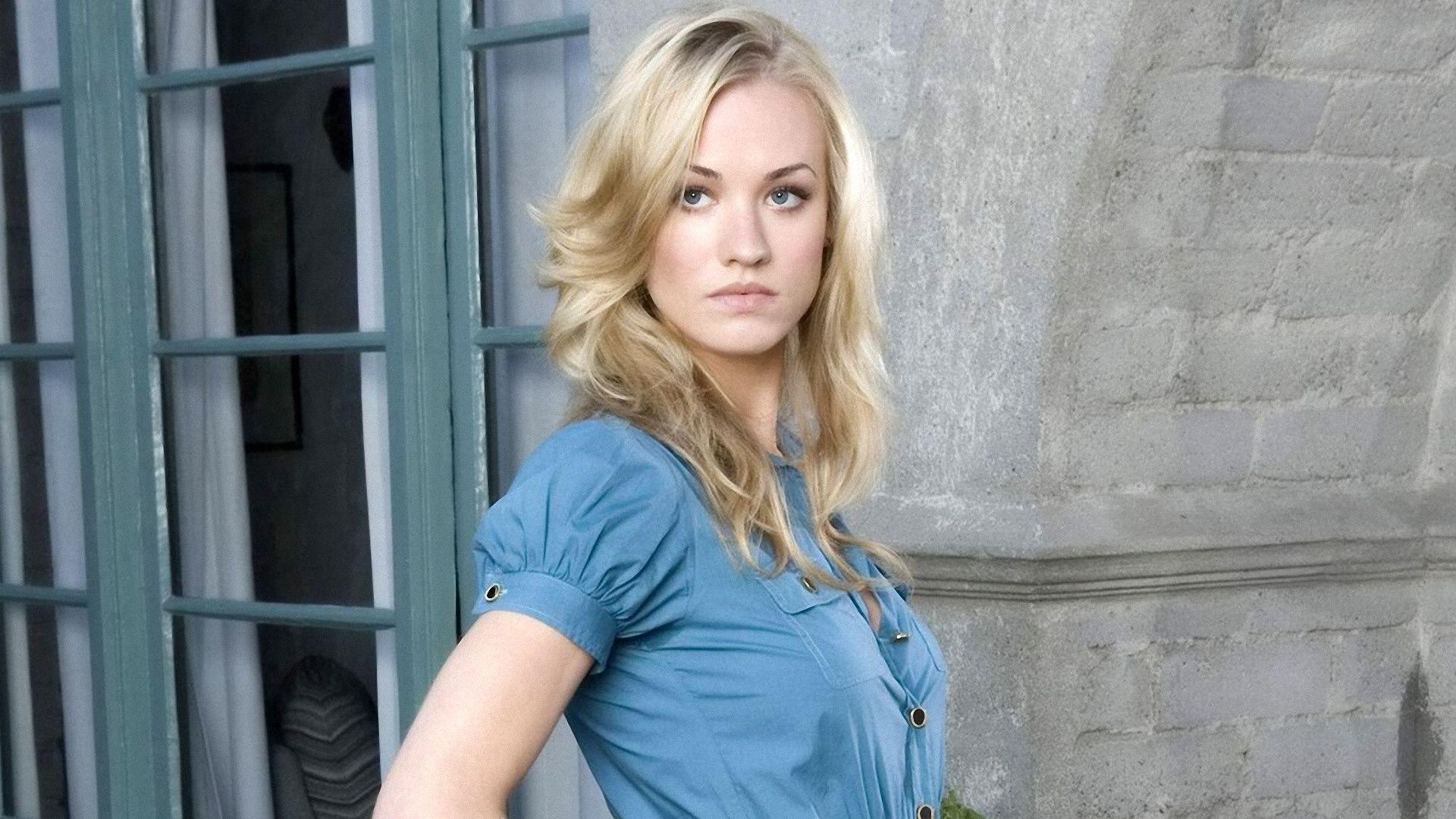 Wallpaper Yvonne Strahovski Wallpapers