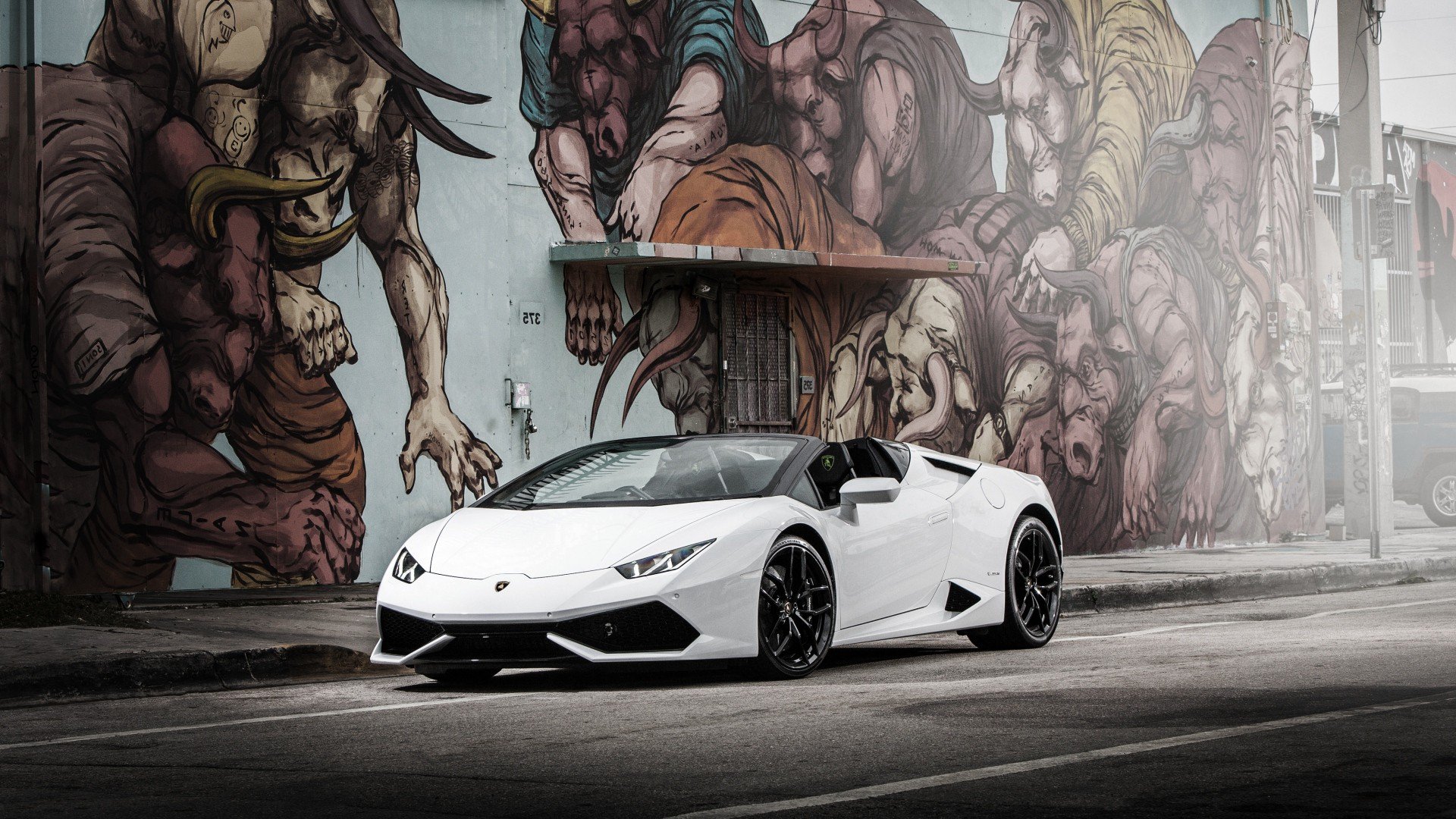 White Lambo Huracan Wallpapers