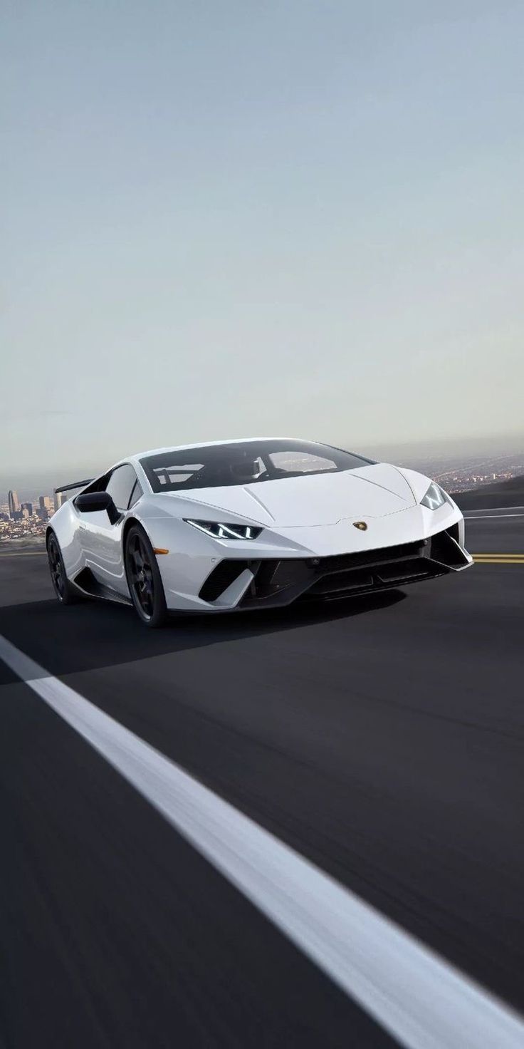 White Lambo Huracan Wallpapers