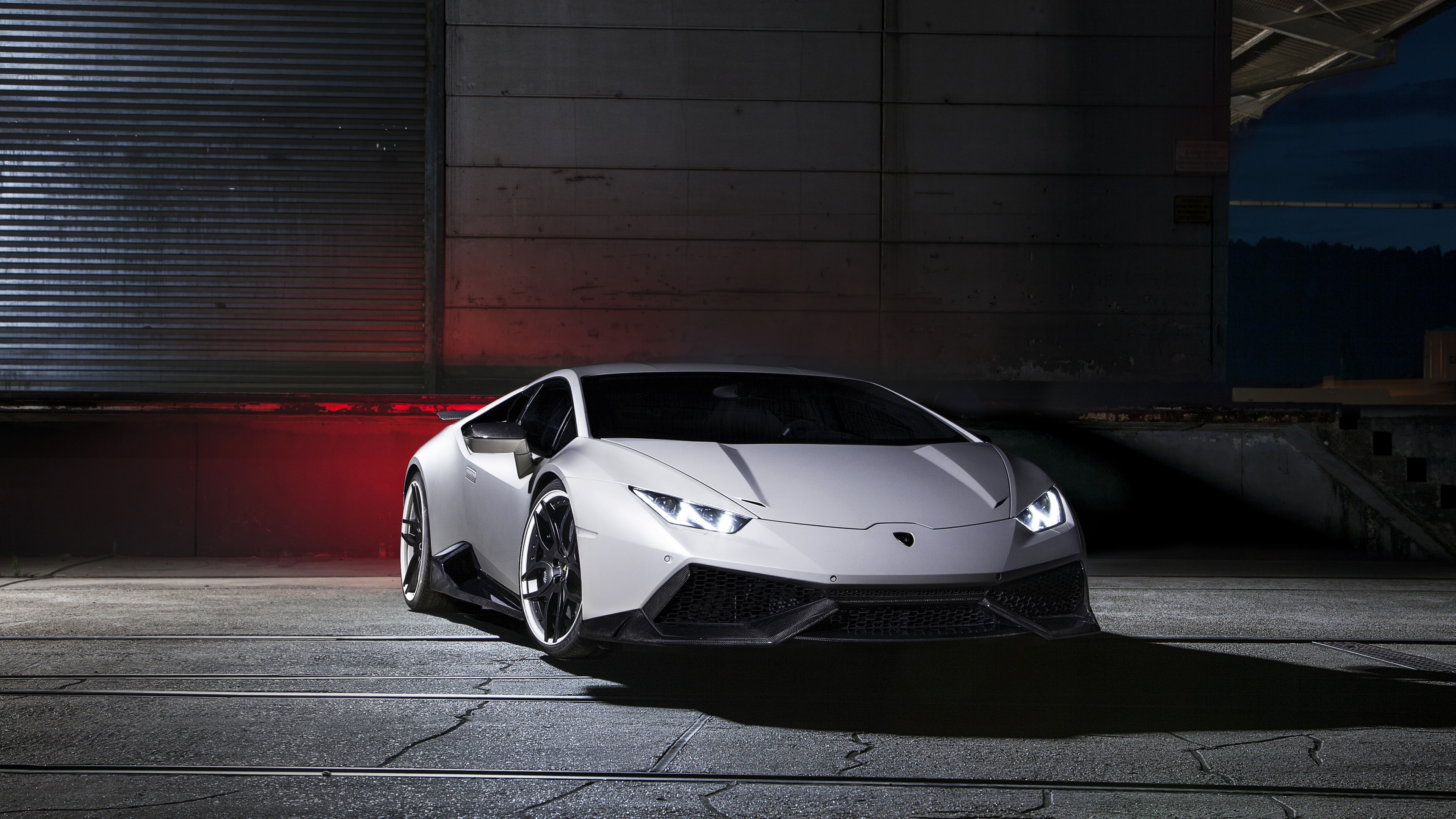 White Lambo Huracan Wallpapers