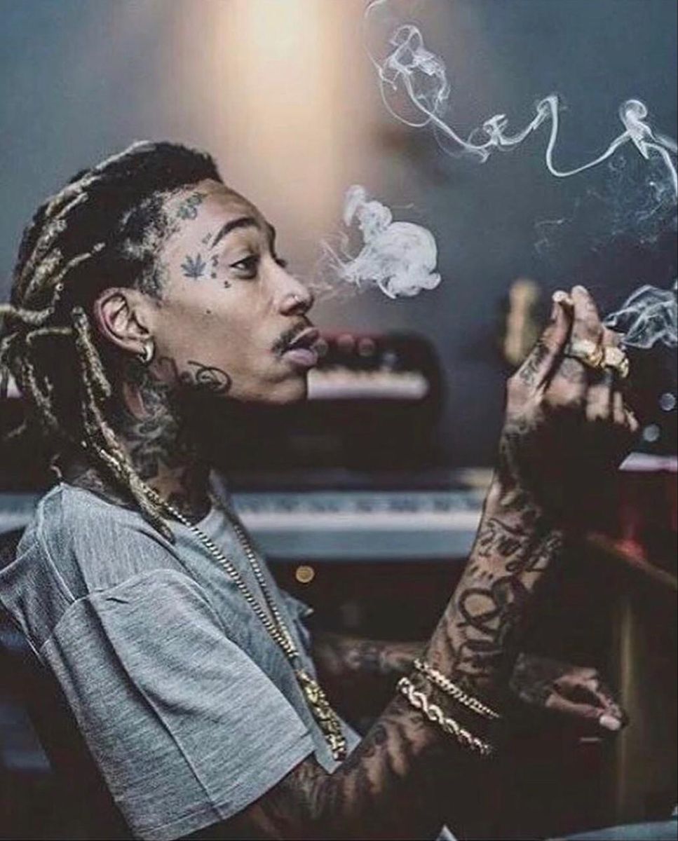 Wiz Khalifa Smoking Wallpapers