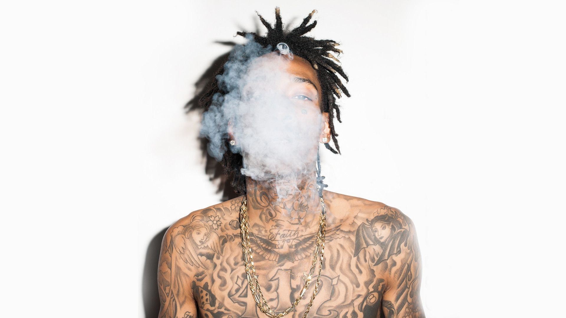 Wiz Khalifa Smoking Wallpapers