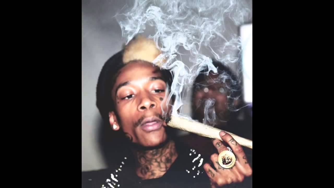 Wiz Khalifa Smoking Wallpapers