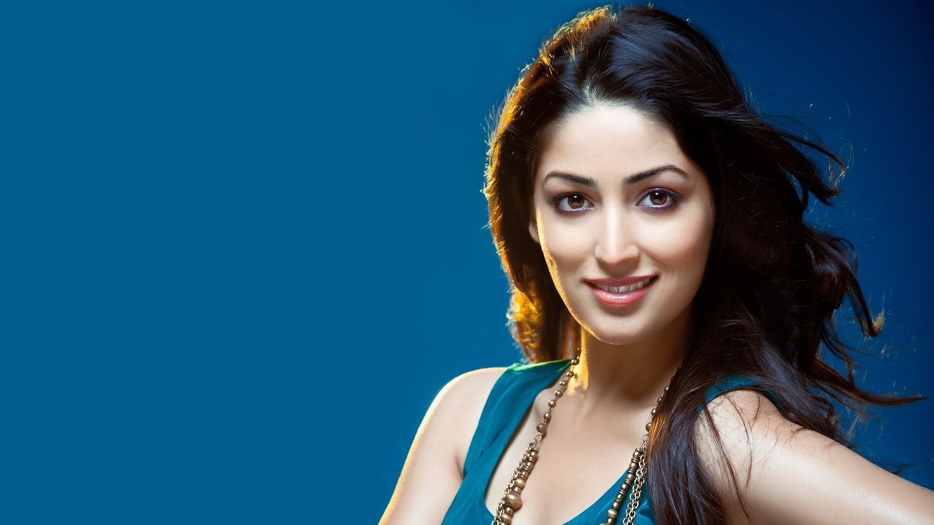 Yami Gautam Hot Photos Hd Wallpapers