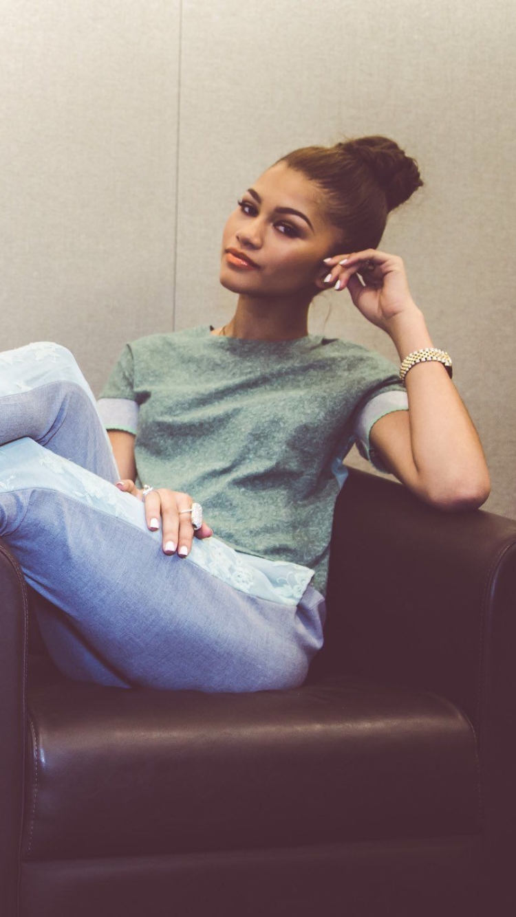 Zendaya Phone Wallpapers