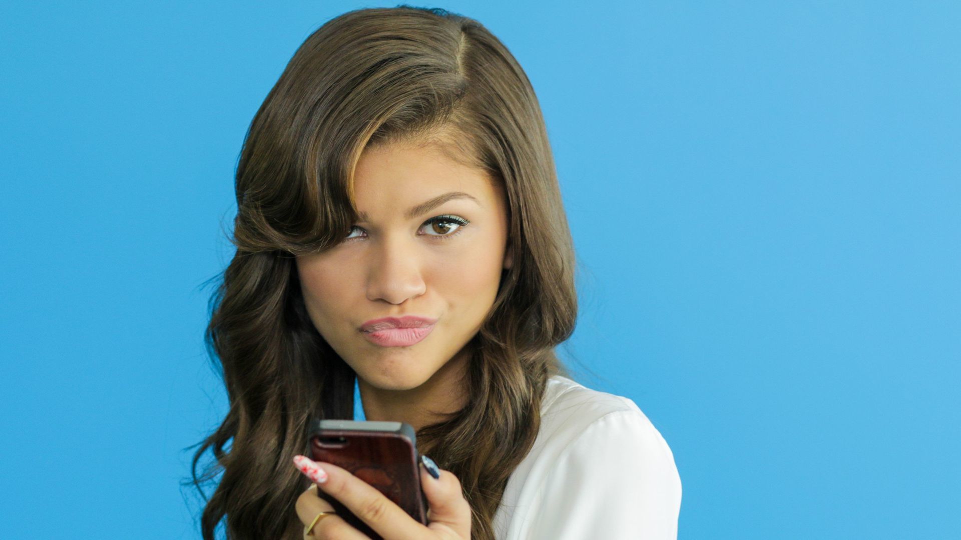 Zendaya Phone Wallpapers