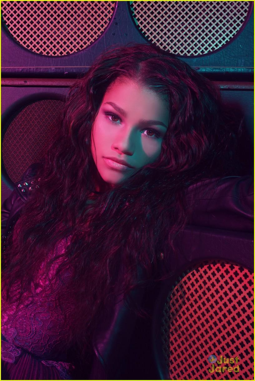 Zendaya Iphone Wallpapers