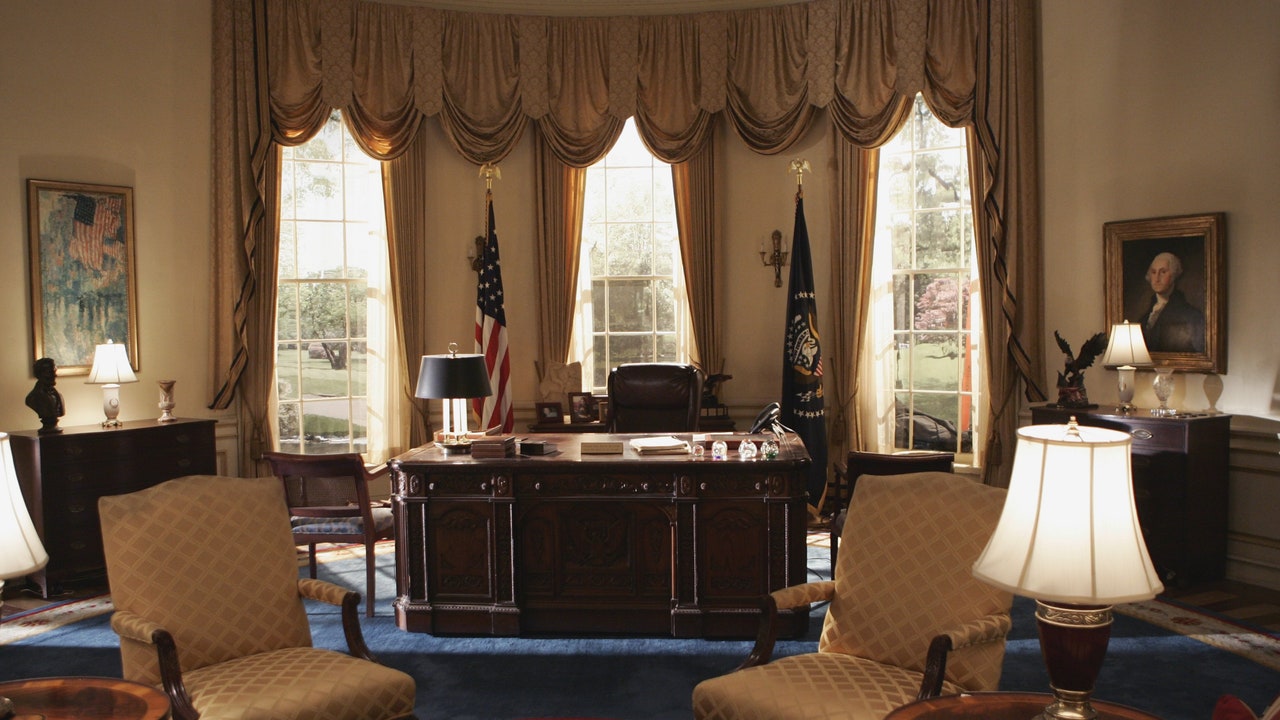 High Resolution Oval Office Background
